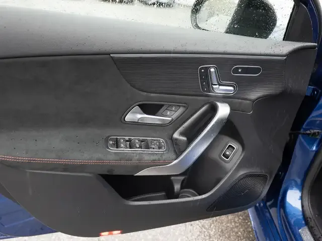 Mercedes-Benz A 220