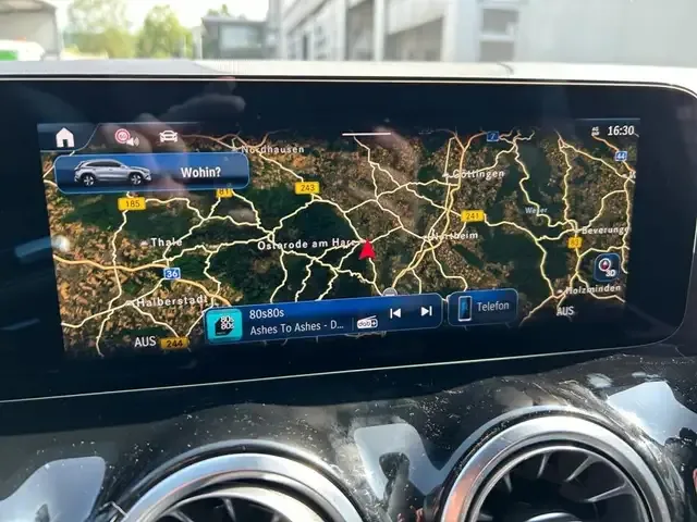 Mercedes-Benz GLA 220