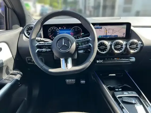 Mercedes-Benz GLA 220
