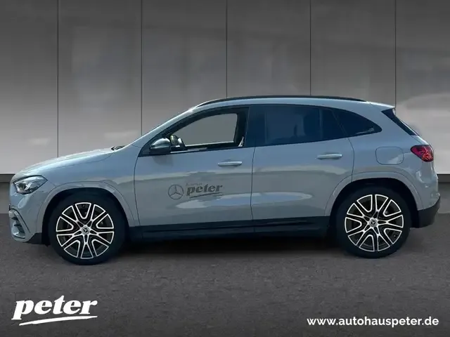 Mercedes-Benz GLA 220
