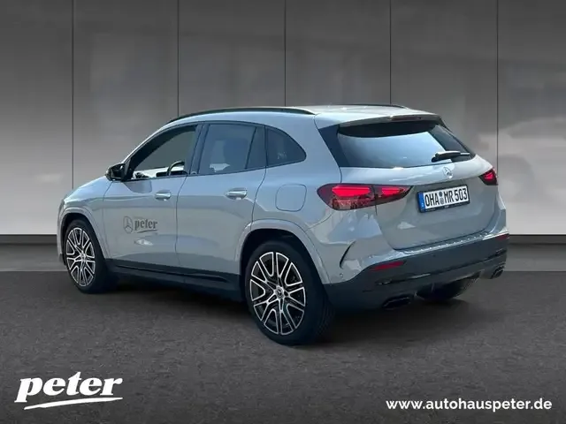 Mercedes-Benz GLA 220