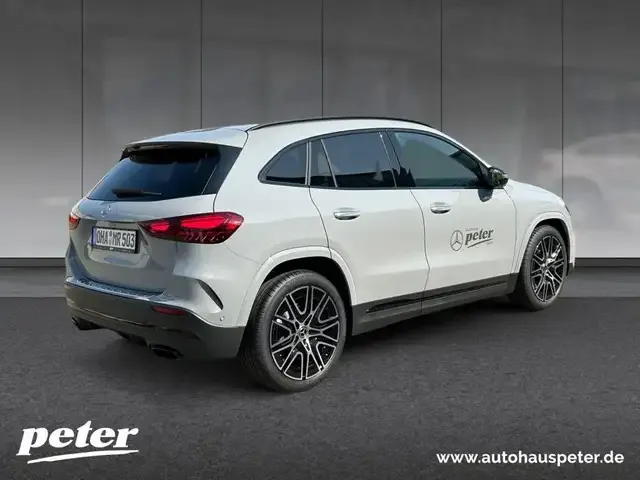 Mercedes-Benz GLA 220