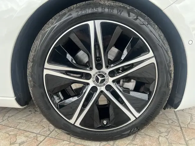 Mercedes-Benz A 200