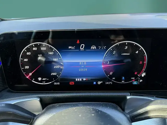 Mercedes-Benz GLB 220