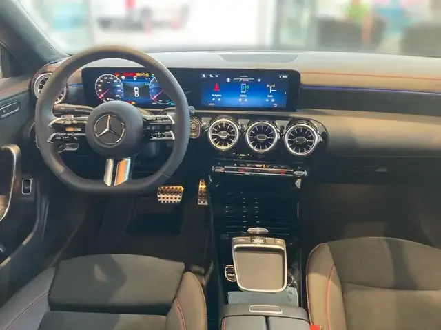 Mercedes-Benz CLA 180