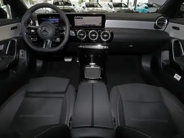 Mercedes-Benz CLA 200