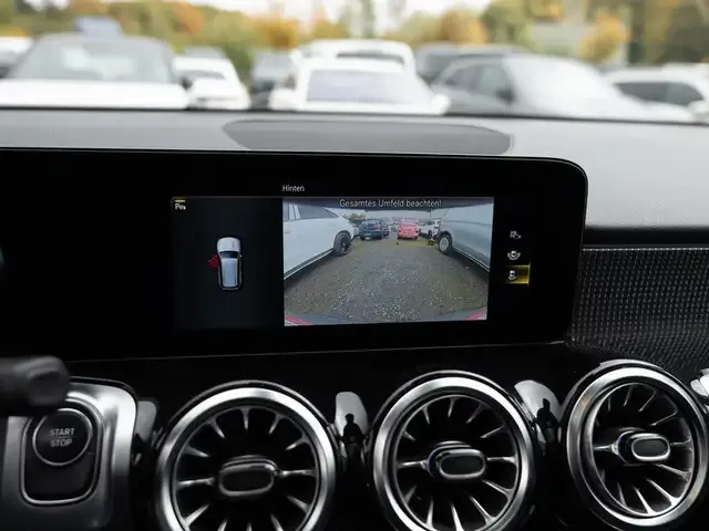 Mercedes-Benz EQB 300