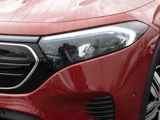 Mercedes-Benz EQB 300