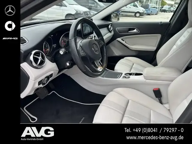 Mercedes-Benz GLA 200
