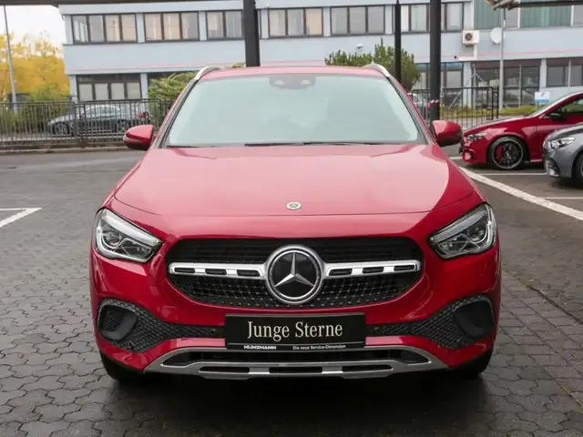Mercedes-Benz GLA 200