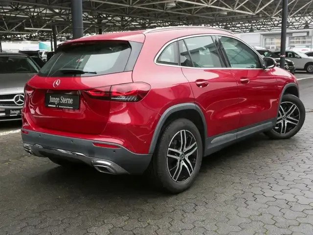 Mercedes-Benz GLA 200