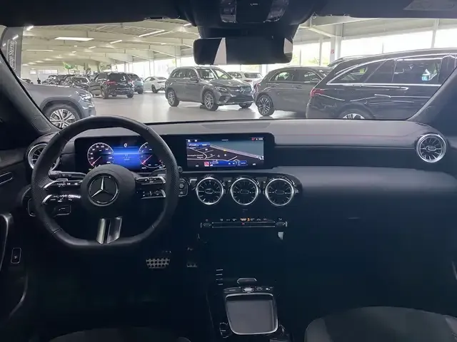 Mercedes-Benz CLA 180