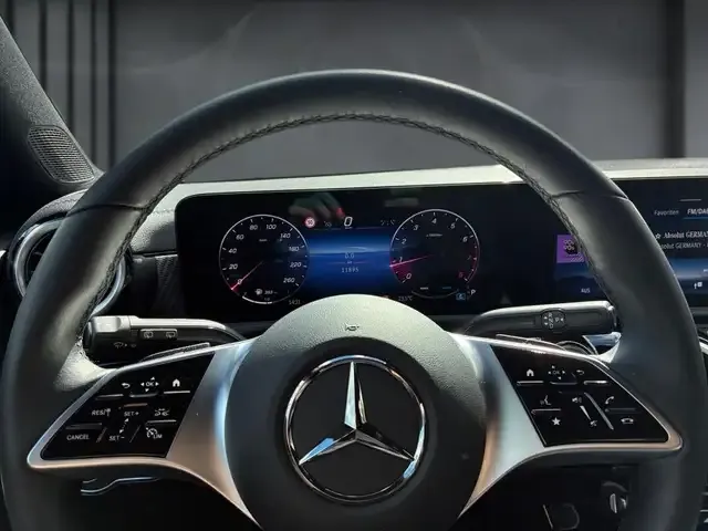 Mercedes-Benz CLA 180
