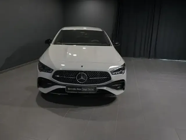 Mercedes-Benz CLA 180