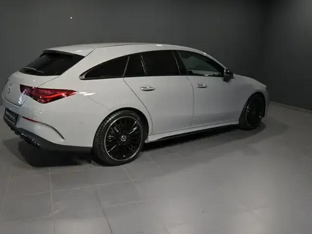 Mercedes-Benz CLA 180