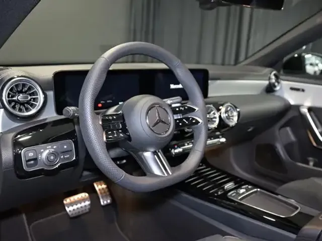 Mercedes-Benz CLA 180