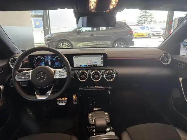 Mercedes-Benz CLA 200