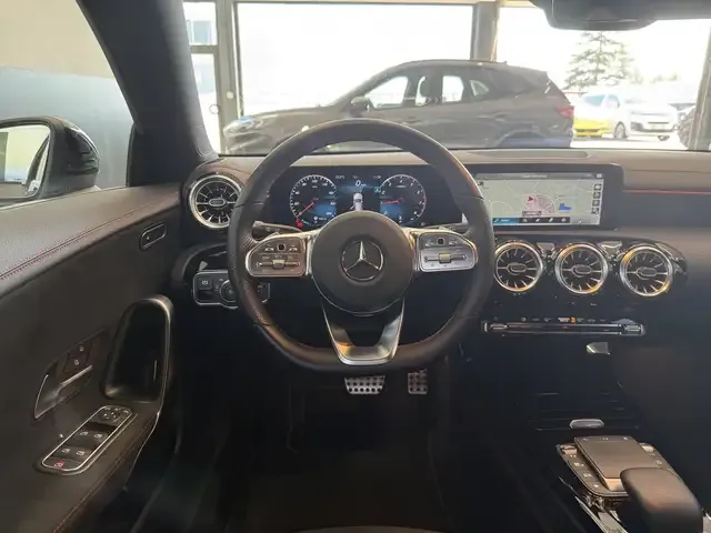 Mercedes-Benz CLA 200