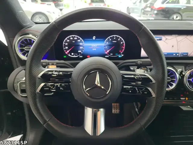 Mercedes-Benz CLA 180