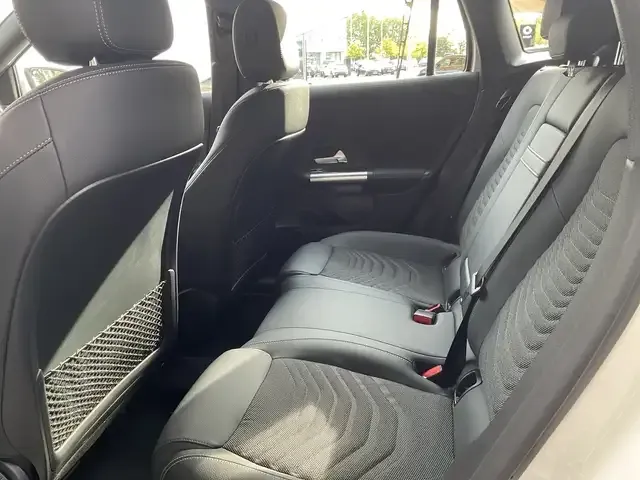 Mercedes-Benz EQA 300