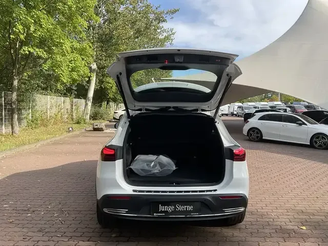 Mercedes-Benz EQA 300