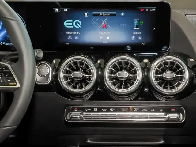 Mercedes-Benz EQA 300