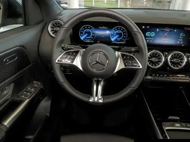 Mercedes-Benz EQA 300