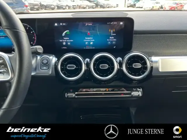 Mercedes-Benz GLB 200