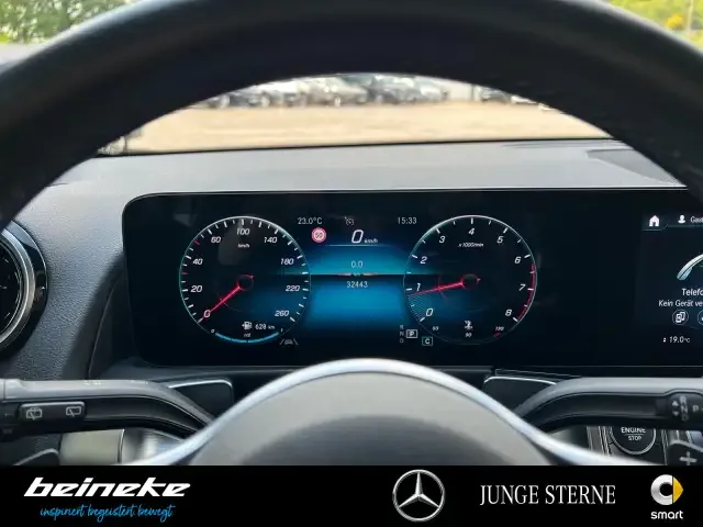 Mercedes-Benz GLB 200