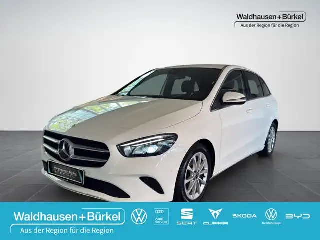 Mercedes-Benz B 180