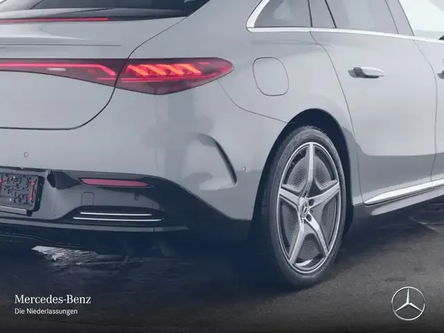 Mercedes-Benz EQE 300
