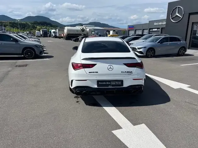 Mercedes-Benz CLA 45 AMG