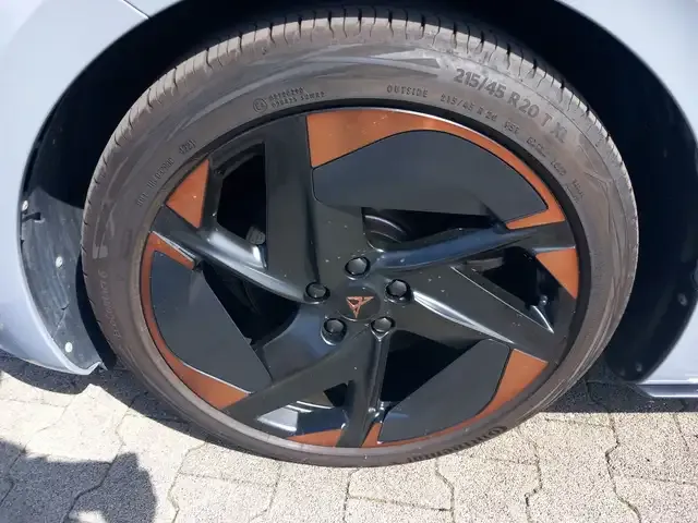 CUPRA Born