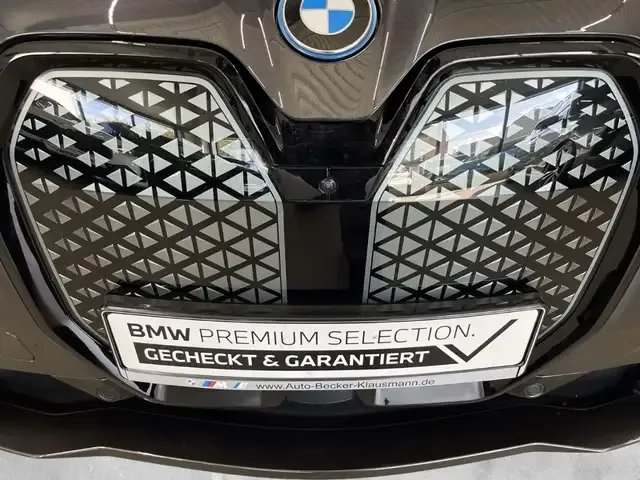 BMW iX