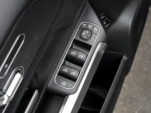 Mercedes-Benz EQB 300