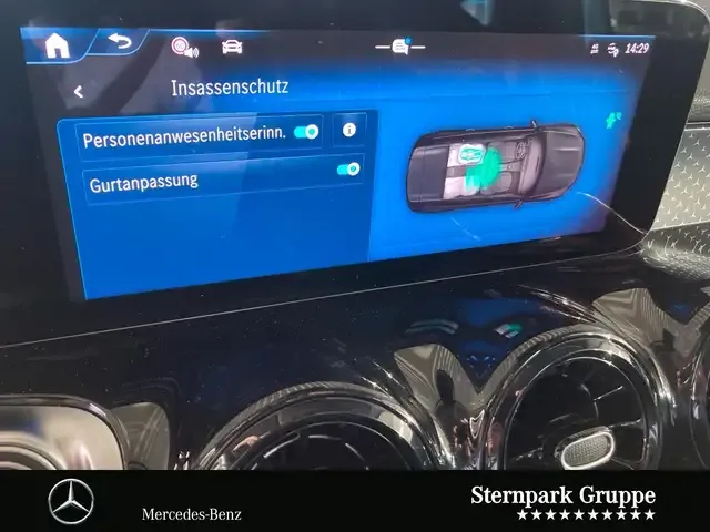 Mercedes-Benz GLB 200