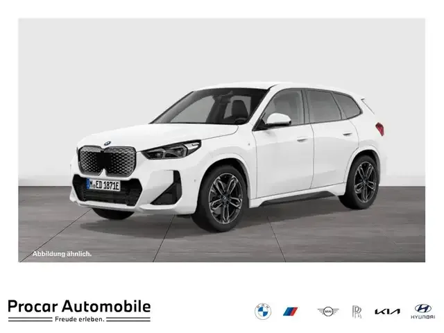 BMW iX1