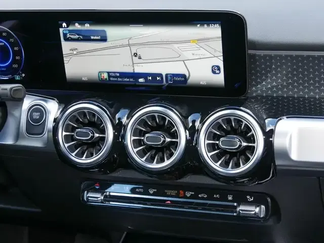 Mercedes-Benz EQB 300