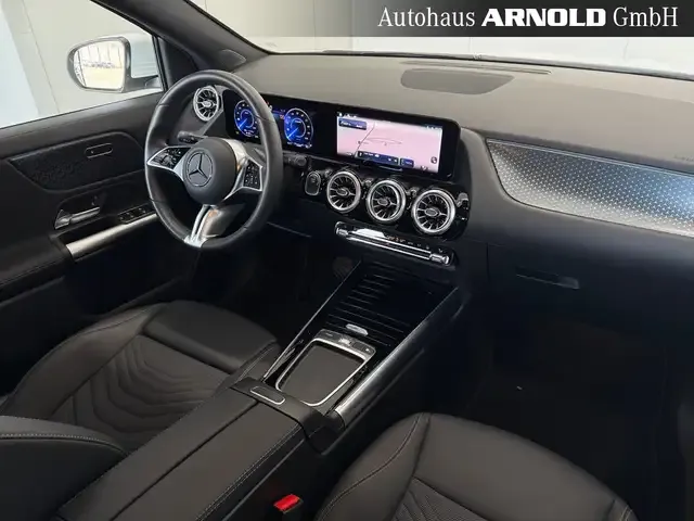 Mercedes-Benz EQA 300
