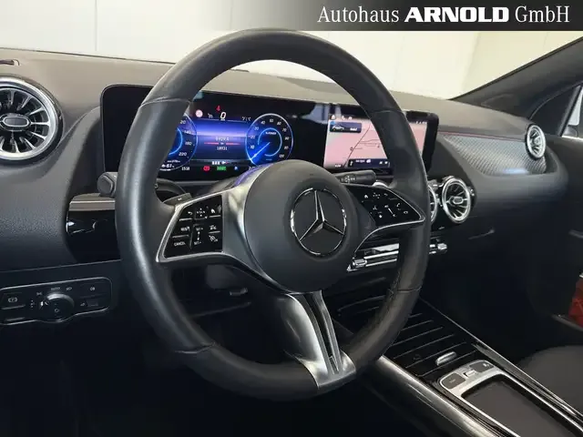 Mercedes-Benz EQA 300