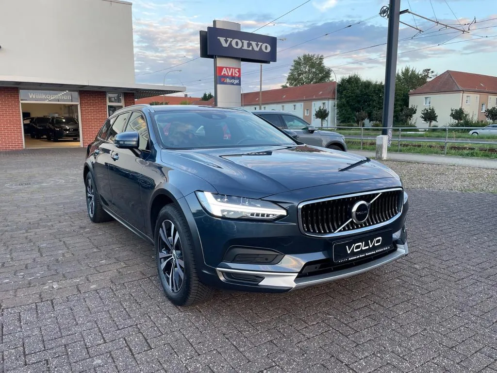 Volvo V90 Cross Country