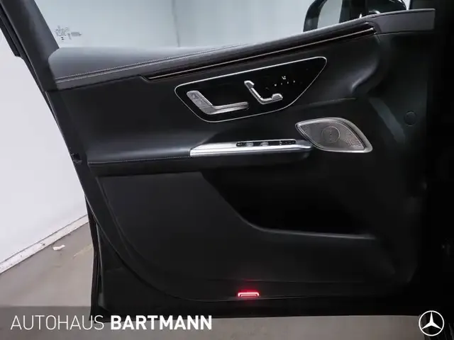 Mercedes-Benz EQE 300