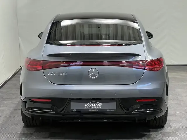 Mercedes-Benz EQE 300