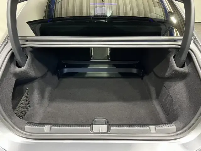 Mercedes-Benz EQE 300