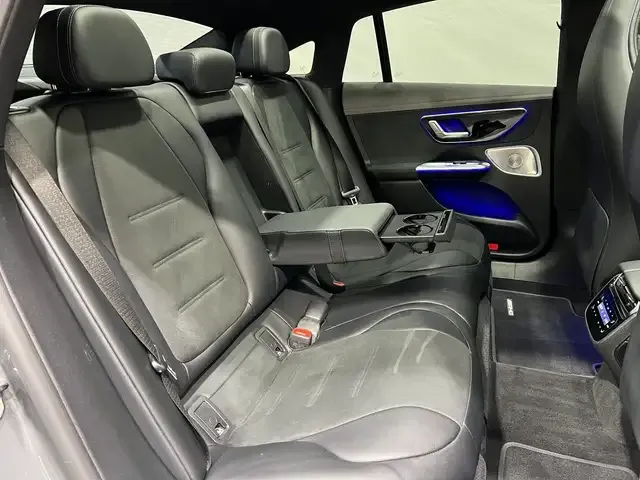 Mercedes-Benz EQE 300