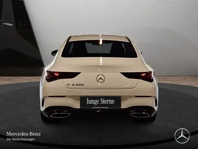 Mercedes-Benz CLA 200
