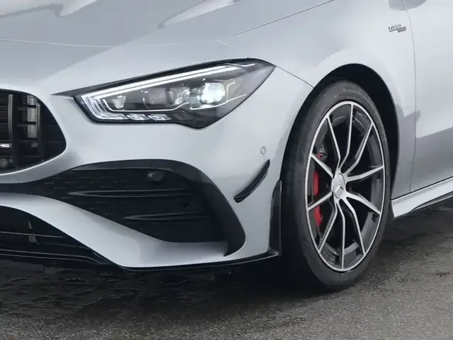 Mercedes-Benz CLA 35 AMG