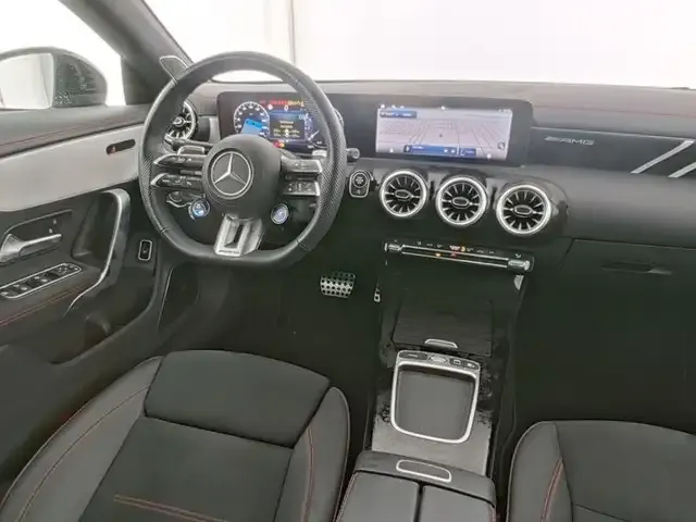 Mercedes-Benz CLA 35 AMG