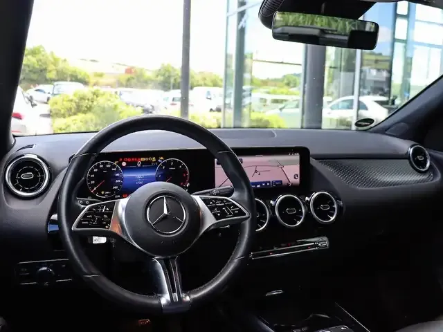 Mercedes-Benz GLA 180
