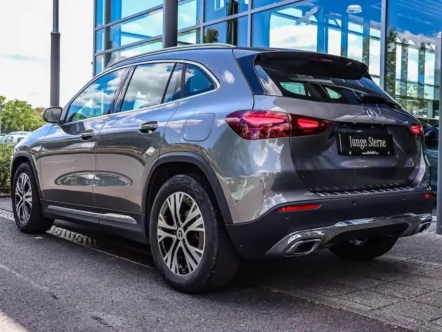Mercedes-Benz GLA 180